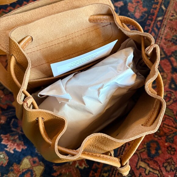 Portland Leather bucket backpack - never used! - Picture 4 of 4
